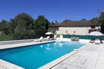 Image de Gite Marquayret en lisière de forêt avec piscine