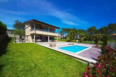 Image de Villa à Sanxenxo avec Vue Mer et Piscine