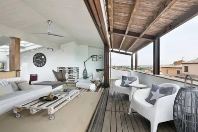 Image de Maison de vacances traditionnelle avec piscine