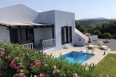 Image de Villa à Kirianna avec piscine privée