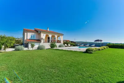 Image de Villa à Debeljak avec Piscine Privée