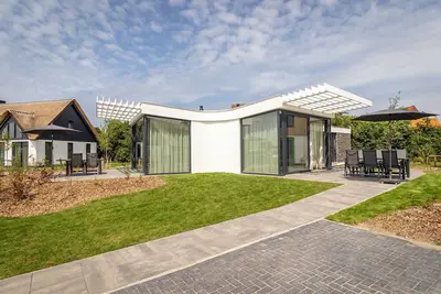 Image de Villa de luxe indépendante à 400 m. de la mer