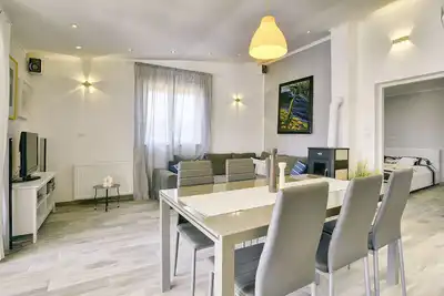 Image de Villa de charme avec jardin à Peroj