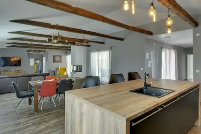 Image de Villa à Svetvincenat avec piscine près de Rovinj