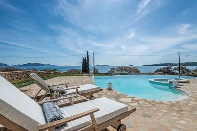 Belle Villa près de la Mer dans le Péloponnèse