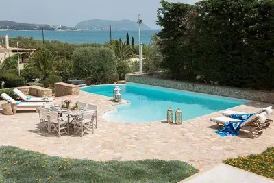 Villa de luxe en Péloponnèse avec piscine