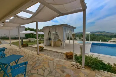 Image de Demeure chic à Case Alte avec piscine