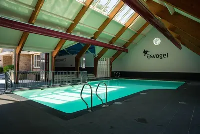 Image de Maison de vacances de bon goût avec jardin