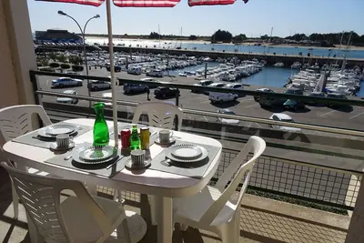 Image de F3  4/5pers. Vue Sur Mer Face Port De Plaisance Piscine Et Tennis