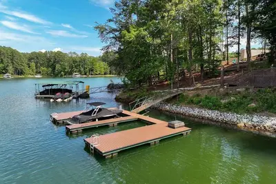 Image de Wakeboard Run on Lake Keowee- with dock + Firepit + sleeps 14