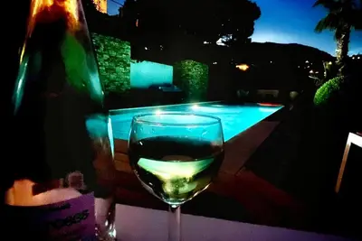 Image de villa cimatisee vue mer piscine 12 metres traitee au sel