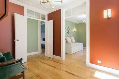 Image de Historical Center, Large 2 Bedroom Apartment, Bright & Stylish, Hip Madragoa Area