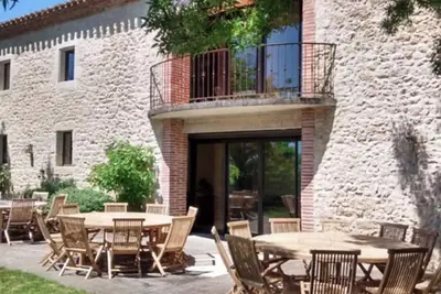 Image de Domaine 3 maisons 5, 4 et 2 chambres avec piscine 14x6 pour 30 p