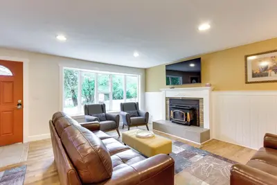 Image de Charming Oregon Home w/ Private Pickleball Court!