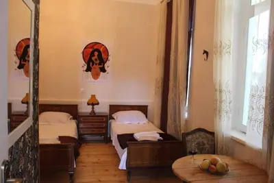 Image de Welcome to our cozy house with a breathtaking view of the mountains.