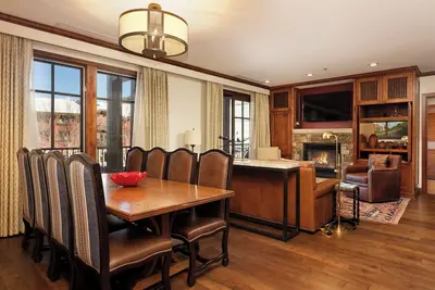 Image de Ritz Carlton Residences Ski In Ski Out 3 Bedroom 3 Bth Kitchen Wd Pool Spa Gym