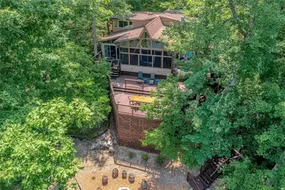 Image de Peaceful and Private Lake Side Chalet in Gated Innsbrook Community