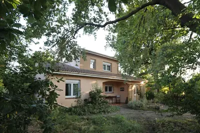 Image de Au calme et aux pieds des vignes