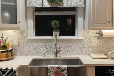 Image de Please, no reservations at this time. Due to my wife's declining health.