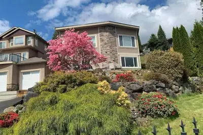 Image de Mountain View Garden House Near Hwy1/ Fishing/ Heritage Park / Coliseum