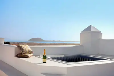 Image de Maison de vacances « Luxury Ocean View » avec vue sur mer et piscine commune