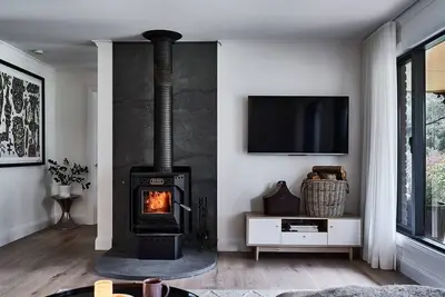 Image de Leonards Hill House ~ Daylesford Region ~ Sleek farm stay style accommodation