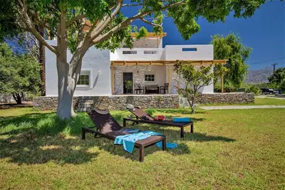163sqm Family villa, 7min walk to the beach, 2. 500sqm of garden, sea view