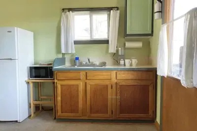 Image de 4 - Pond Cabin - Mansfield Woods Cabins