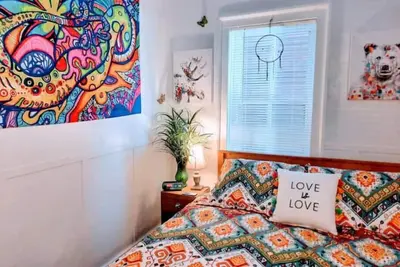 Image de Happy Hippie Shack! Good U. P. Vibes Bike\/Hike\/Ride