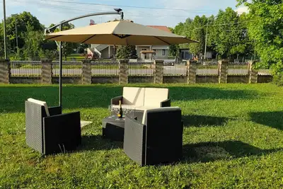 Image de La maison de Claire\nGrand appartement situé dans un beau jardin