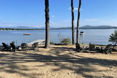 Image de Lakefront home on Ossipee Lake with dock and gorgeous views
