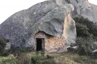 Image de Gallurese farmhouse from 1750 nestled in the cork trees