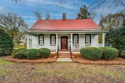 Image de Maple Cottage Circa 1866 Beauty\n
