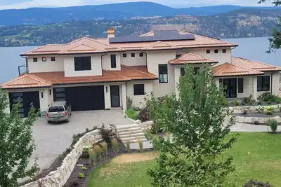 Image de Lakeview Paradise Tranquil getaway in Kelowna to relax at our 2 bedroom suite.