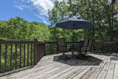 Image de Private Trail Access, Mountain and Creek Views, Short Walk to Town