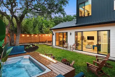 Image de Bouldin Villa + Cold Plunge Pool-La Casa Barton!