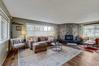 Image de Del Ray Retreat | Dog-friendly house in Stevenson with deck & 2 fireplaces