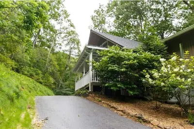 Image de Cozy Cottage/Walk to Glen Falls/2. 8m to downtown\n
