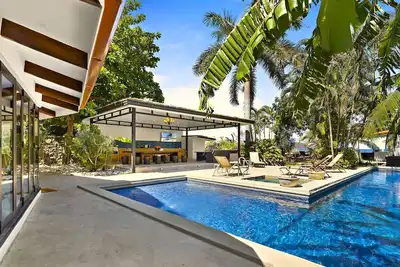 Image de Playa Potrero - beachfront Villa, big private pool: Bella Catalina