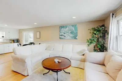 Relax by the sea! Pet-Friendly Truro Home near Cape Cod National Seashore