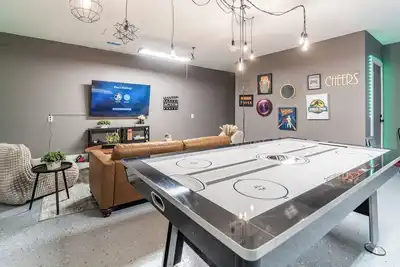 Image de OliveBranch-LuxeDesigner Home-Spa-Firepit-GameZone