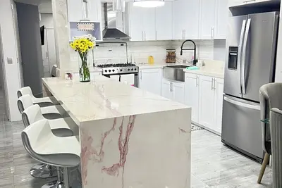 Image de Beautiful Apartment 3 bedrooms, 3 Br with private Jacuzzi. Perfect for families