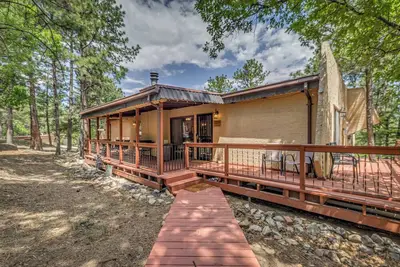 Image de Alto Oasis: Community Pool, Fireplace & Grill!