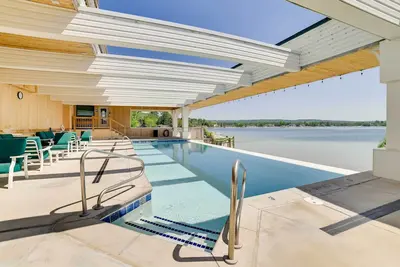Image de Gorgeous Onekama Condo w/ Pool & Lake Access!
