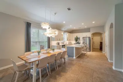 Image de Home w Jacuzzi & Putting Green!