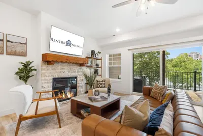 Image de Fishing Dock & Lake Taneycomo Views, Near Branson Landing with Free Tickets