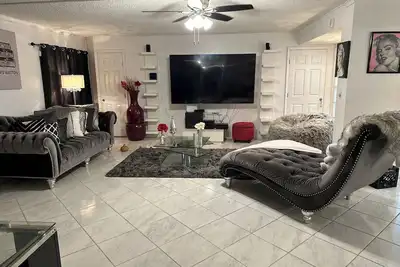 Image de \"Seaside Chic: Near Aventura Mall\"