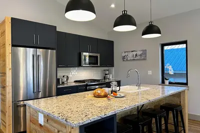 Image de Cozy Modern Spacious Home, New Build, Garage