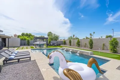 Image de BackyardOasis - FamilyRetreat Villa - HeatedPool