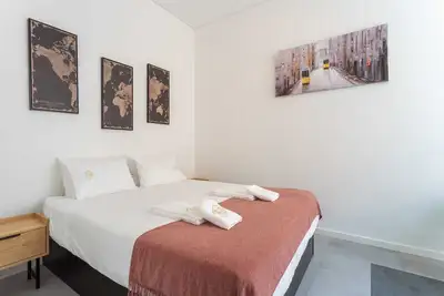 Super Central Walk Anywhere w/Ac, Lift, 3bdr, 2ba